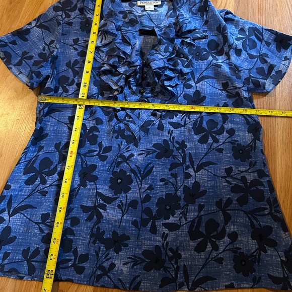 Pendleton Blue Floral Ruffle Top Size 10 - Picture 3 of 4